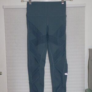 Alo Yoga Moto leggings blue size medium
